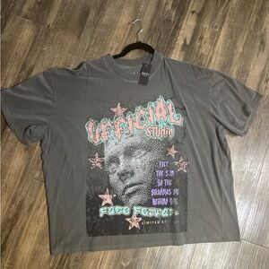 Men's L "Official Studio Face Forward" Graphic T-shirt from boohooMAN